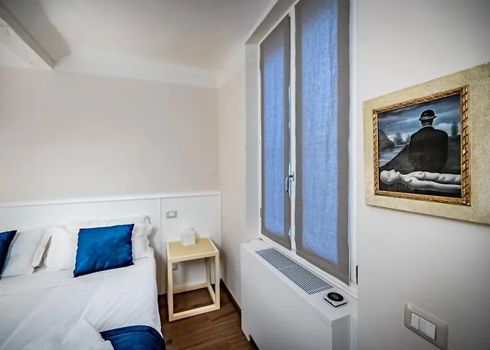 Yid Cantoria Apartment