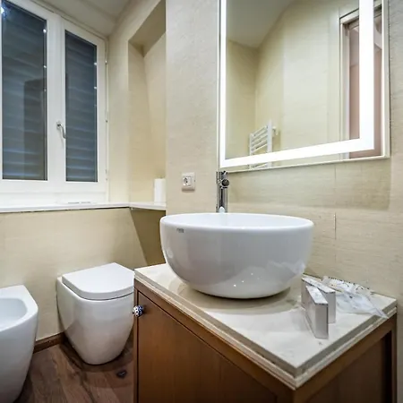 Yid Cantoria Apartment