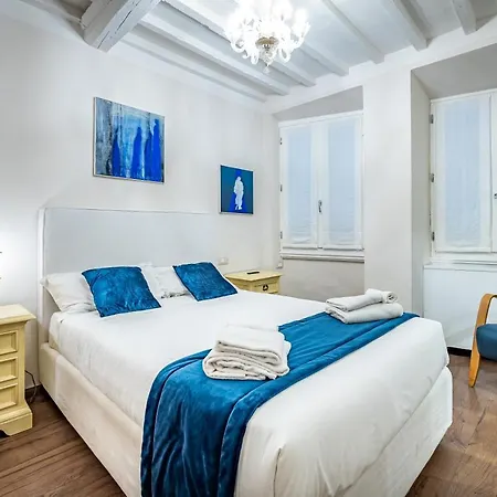 Yid Cantoria Apartment